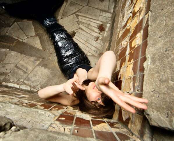 découvrez notre magnifique costume de sirène qui fera briller vos rêves sous-marins. parfait pour les fêtes, les carnivals ou les soirées déguisées, ce costume allie élégance et éclat. plongez dans l'univers féerique des océans avec style!