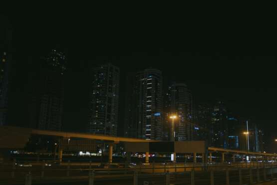 découvrez une sélection enchanteante de veilleuses nocturnes qui illuminent les nuits des enfants tout en ajoutant une touche décorative à leur chambre. parfaites pour rassurer les petits lors du coucher, nos nightlights allient sécurité et esthétisme.